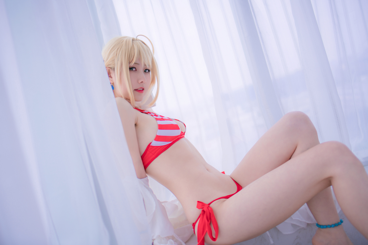 Rabbit playing with Nero swimsuit(28)